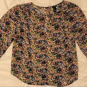 Forever 21 Women’s Floral Shirt. Size Medium.